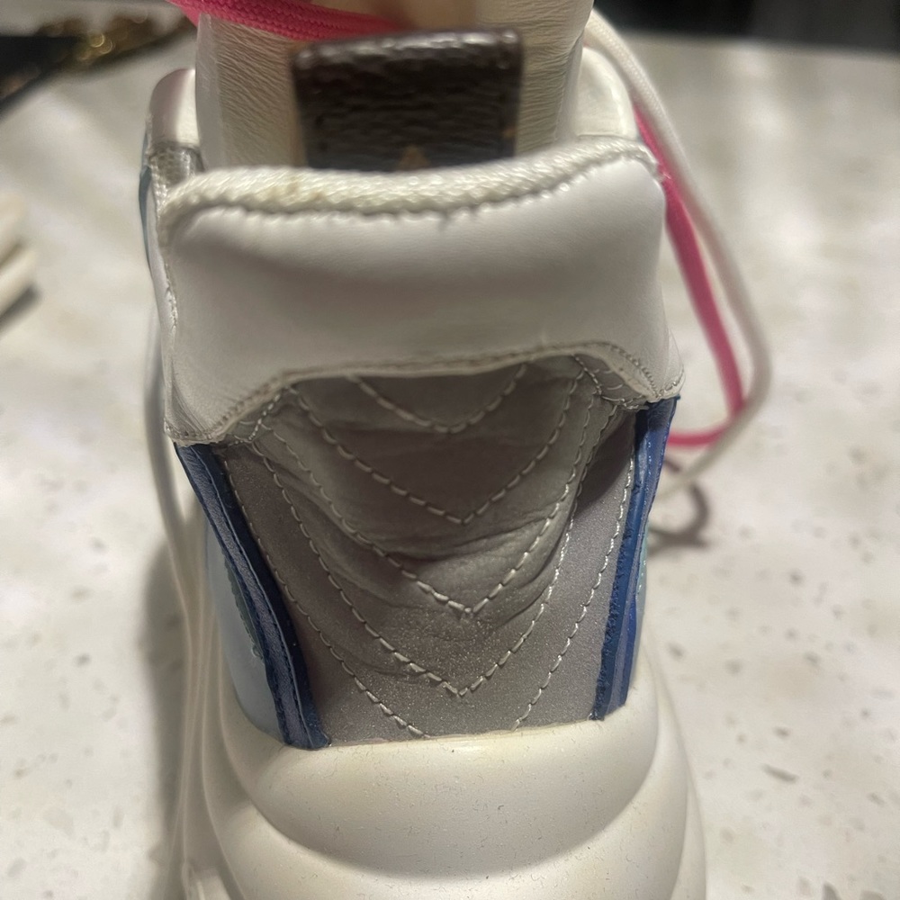 LV Archlight Sneakers size 41 - Picture 3 of 4